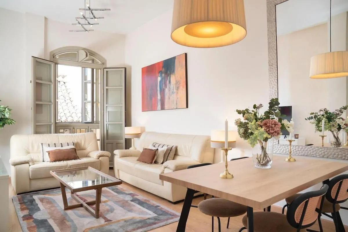 Beatas Central Espectacular Nueva Vivienda En Centro Historico Sinese Design Homes Malaga Apartment